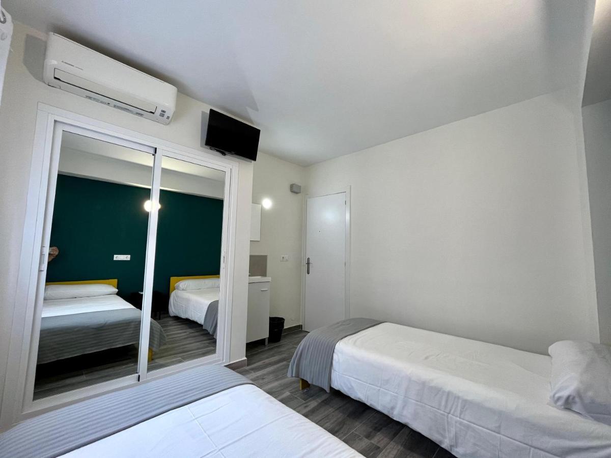 New Click & Room 托雷莫利诺斯 外观 照片